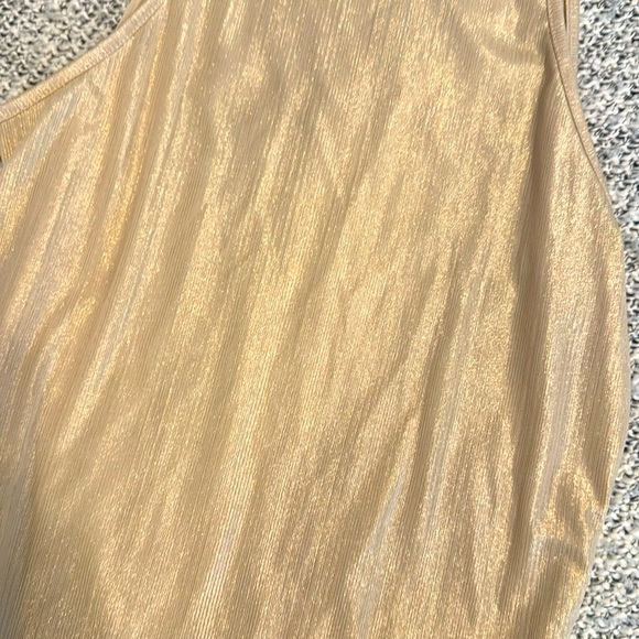 Caution to the wind Metallic Gold Tank Top - Picture 2 of 3